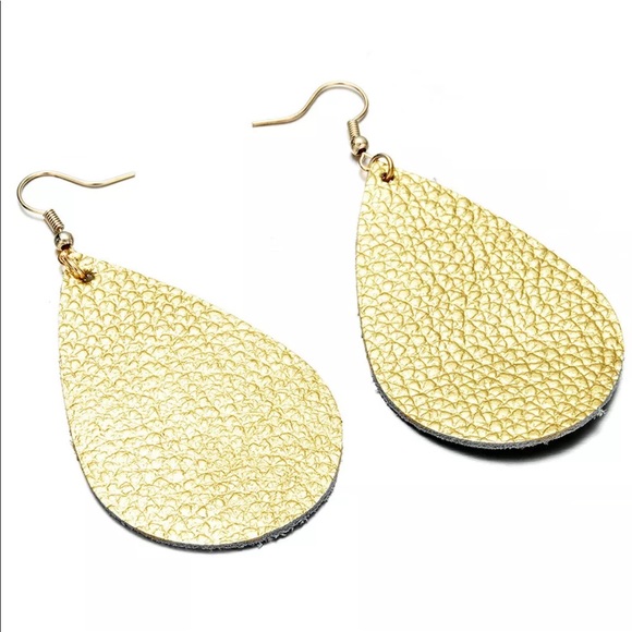 ✨GOLD LEATHER EARRINGS✨NEW✨ - Picture 2 of 2